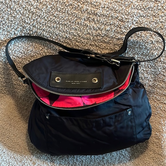 Marc Jacobs Handbags - Marc Jacobs purse